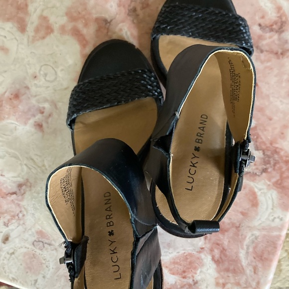 Perfect Lucky Brand sandal for summer! - Picture 5 of 7